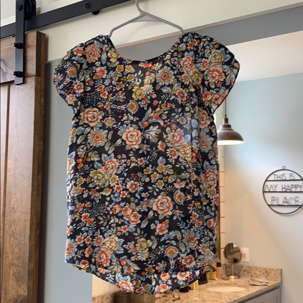 Floral Blouse from loft. Buttons up the back!